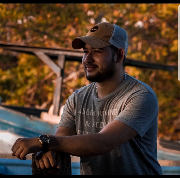 Meet your Posher, Guillermo - Picture 1 of 1